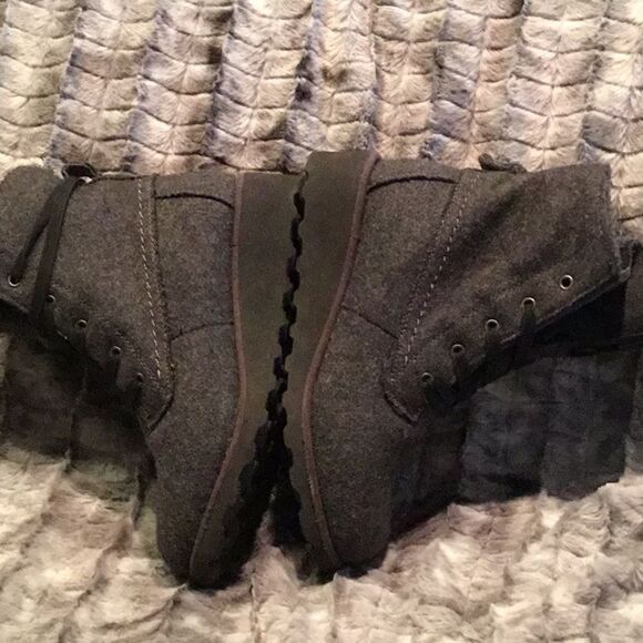 Womens’s Bearpaw Krista Grey Boot - Picture 2 of 8